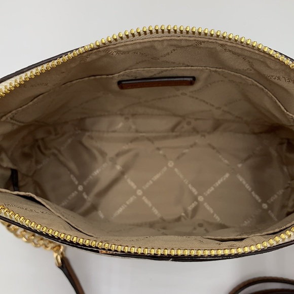 Michael Kors Medium Dome Xcross Xbody Bag
Color: Vanilla Multi - Picture 11 of 16